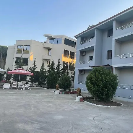 Vila Leo Aparthotel Golem (Tirana)